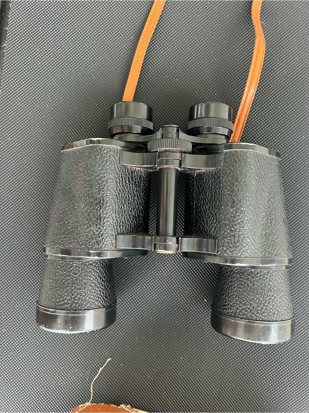 Vintage Binoculars with leather case. 10 x 50 Ranger Deluxe